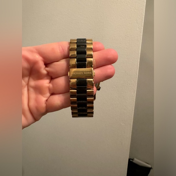 Michael Kors XL Runway Watch in Gold & Black - Picture 6 of 7